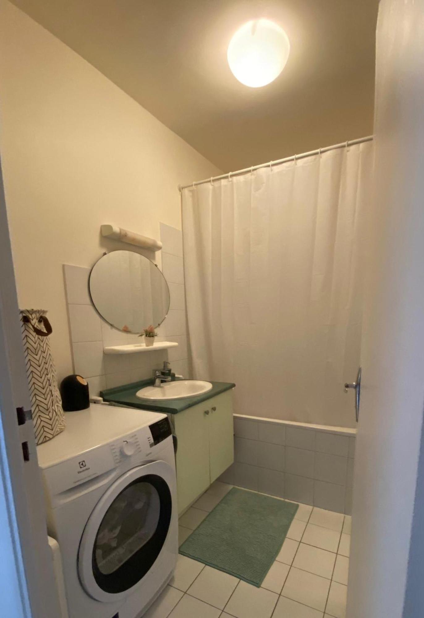 Proche Pantheon - Voisin De Emily In Appartement Paris